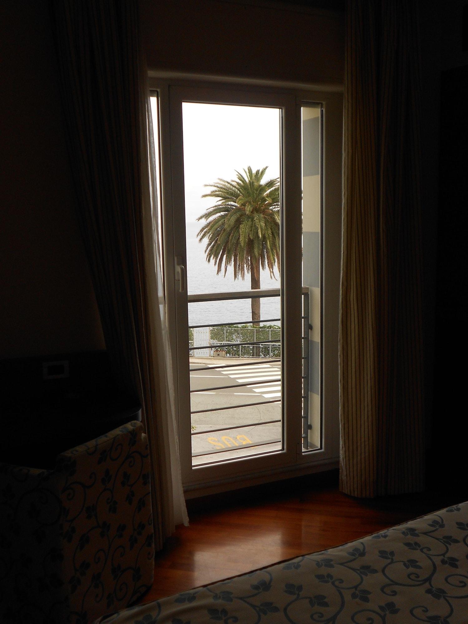 ואראצה Hotel Le Roi מראה חיצוני תמונה