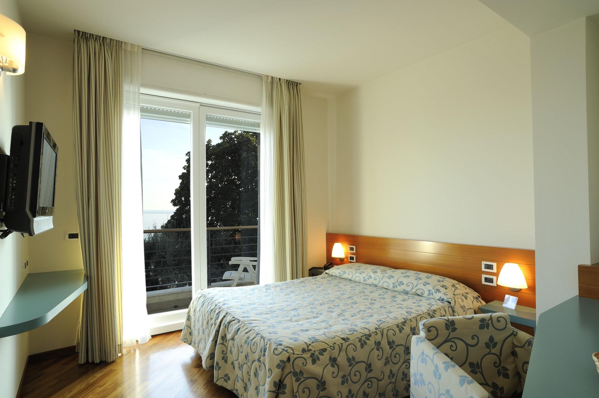 ואראצה Hotel Le Roi מראה חיצוני תמונה