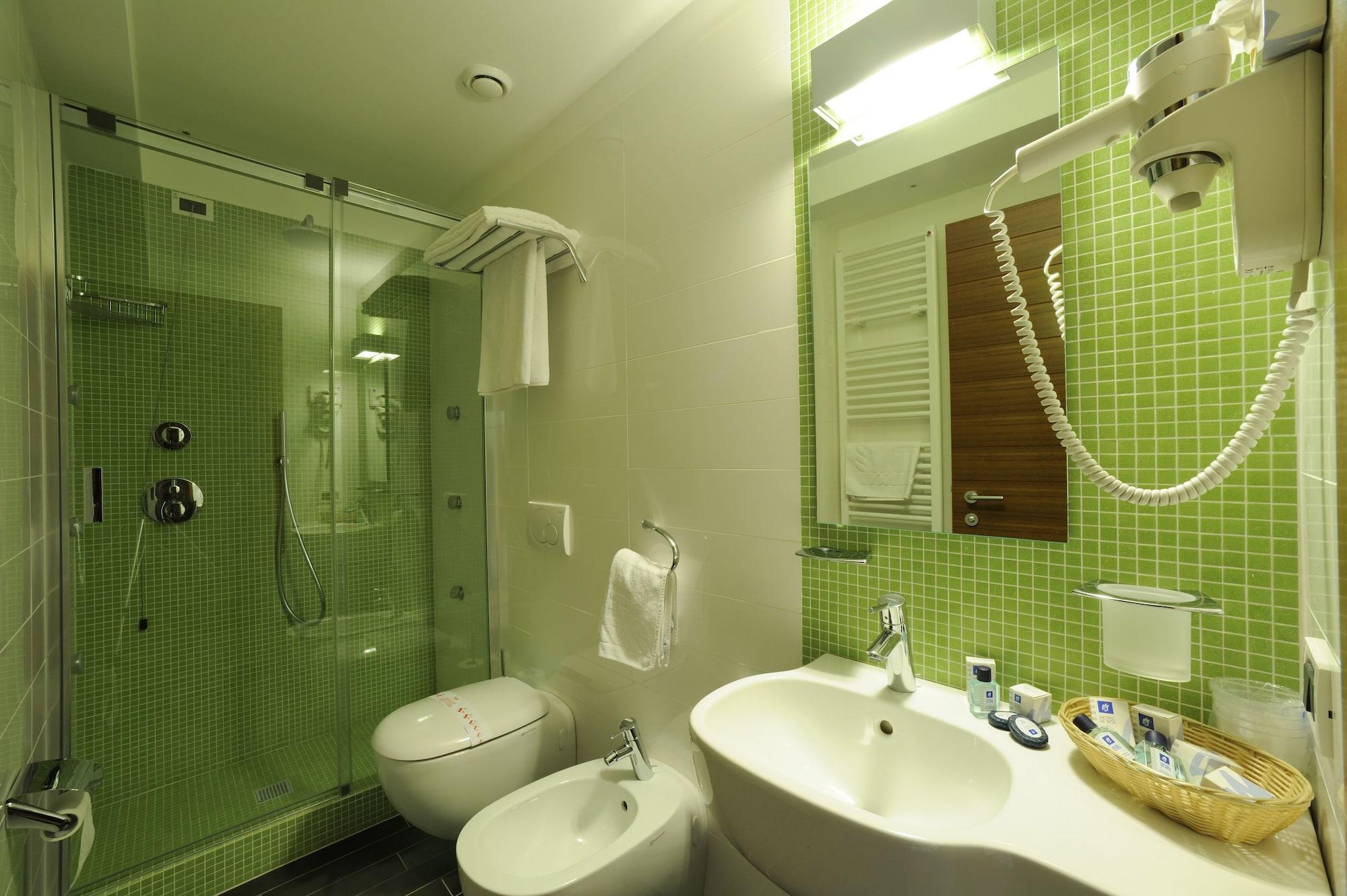 ואראצה Hotel Le Roi מראה חיצוני תמונה