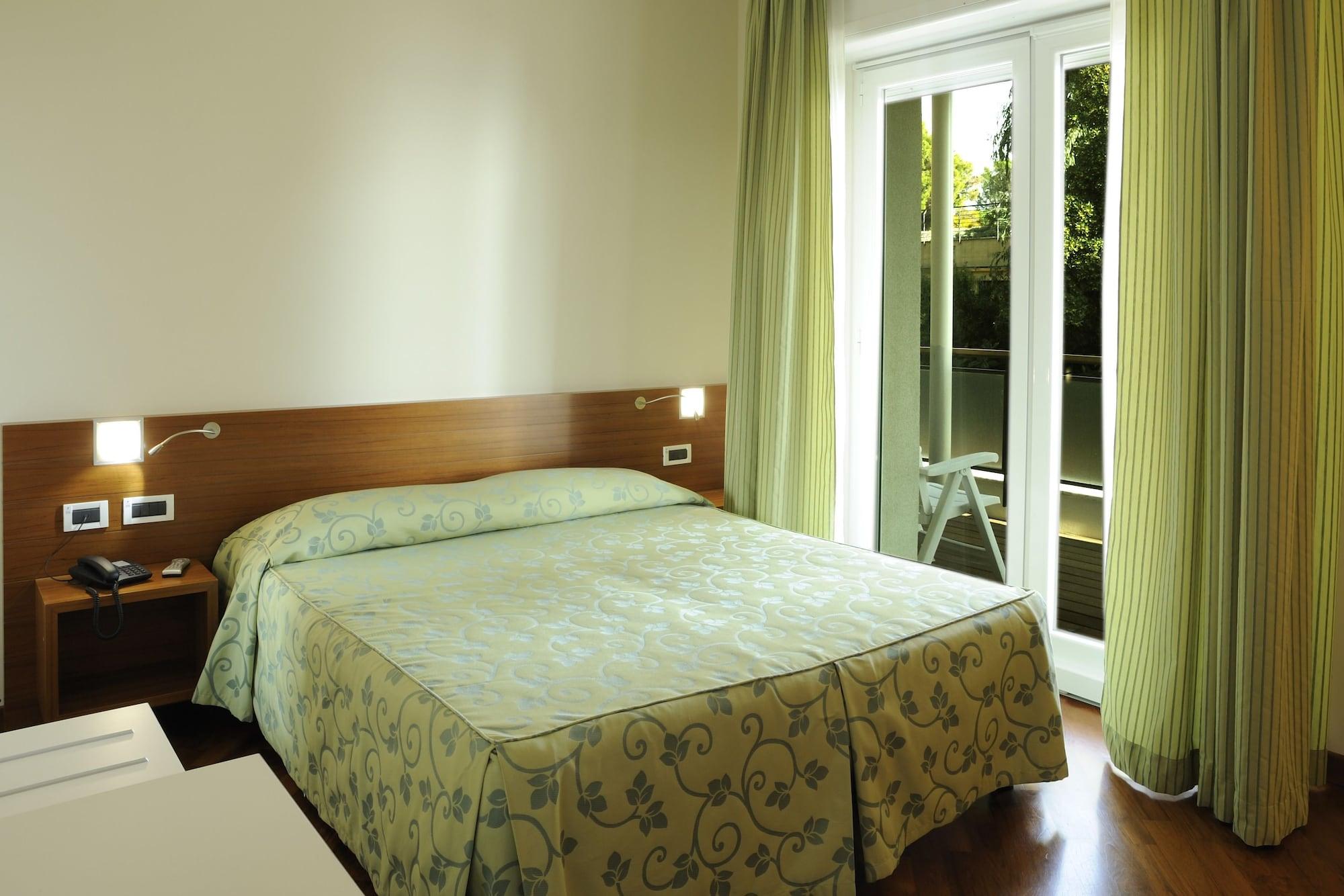 ואראצה Hotel Le Roi מראה חיצוני תמונה