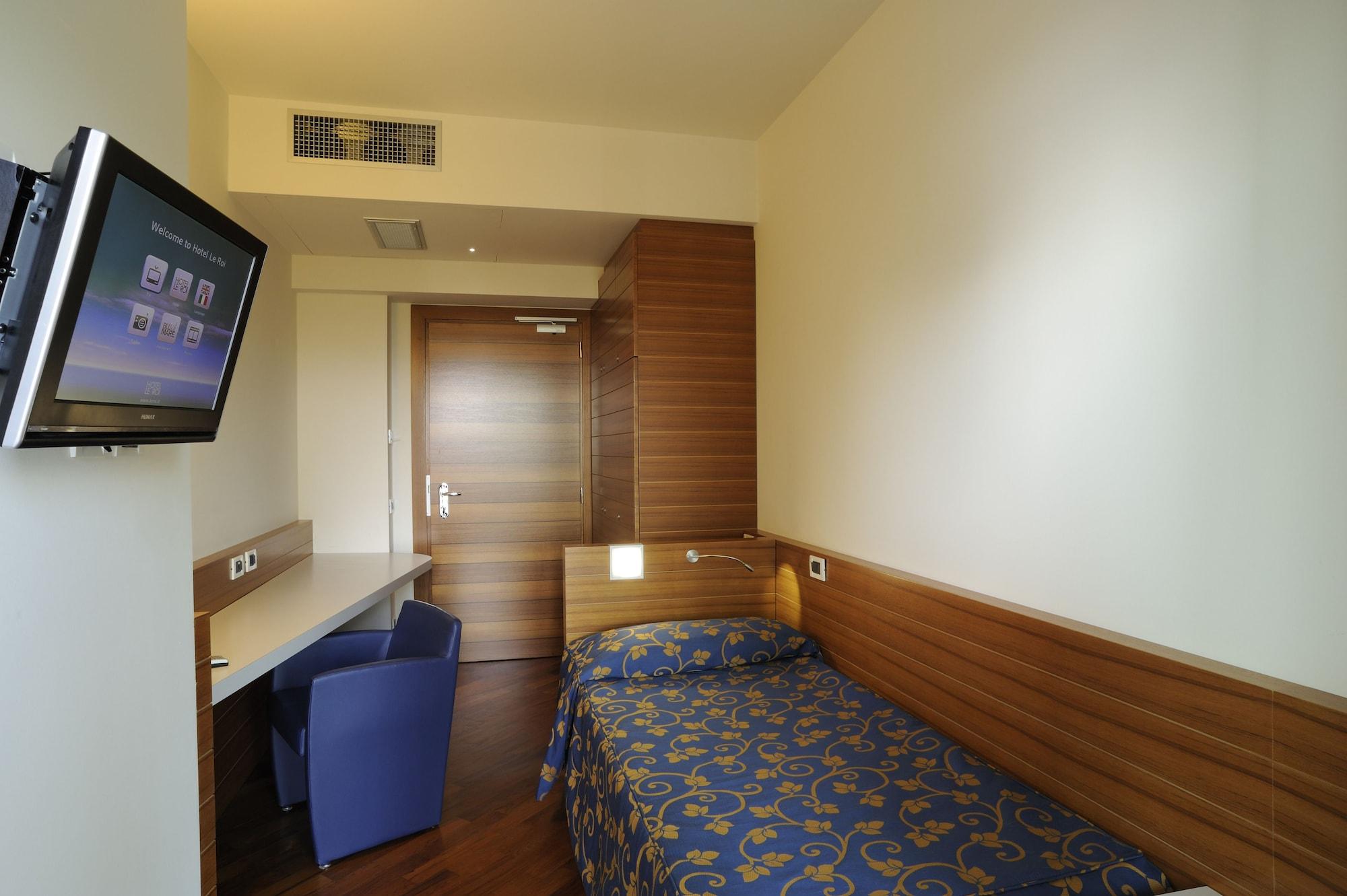 ואראצה Hotel Le Roi מראה חיצוני תמונה