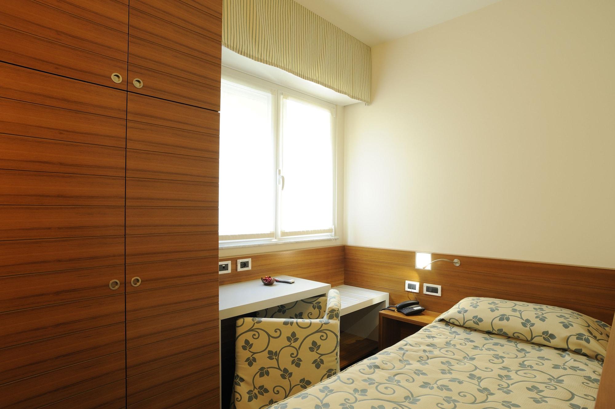 ואראצה Hotel Le Roi מראה חיצוני תמונה