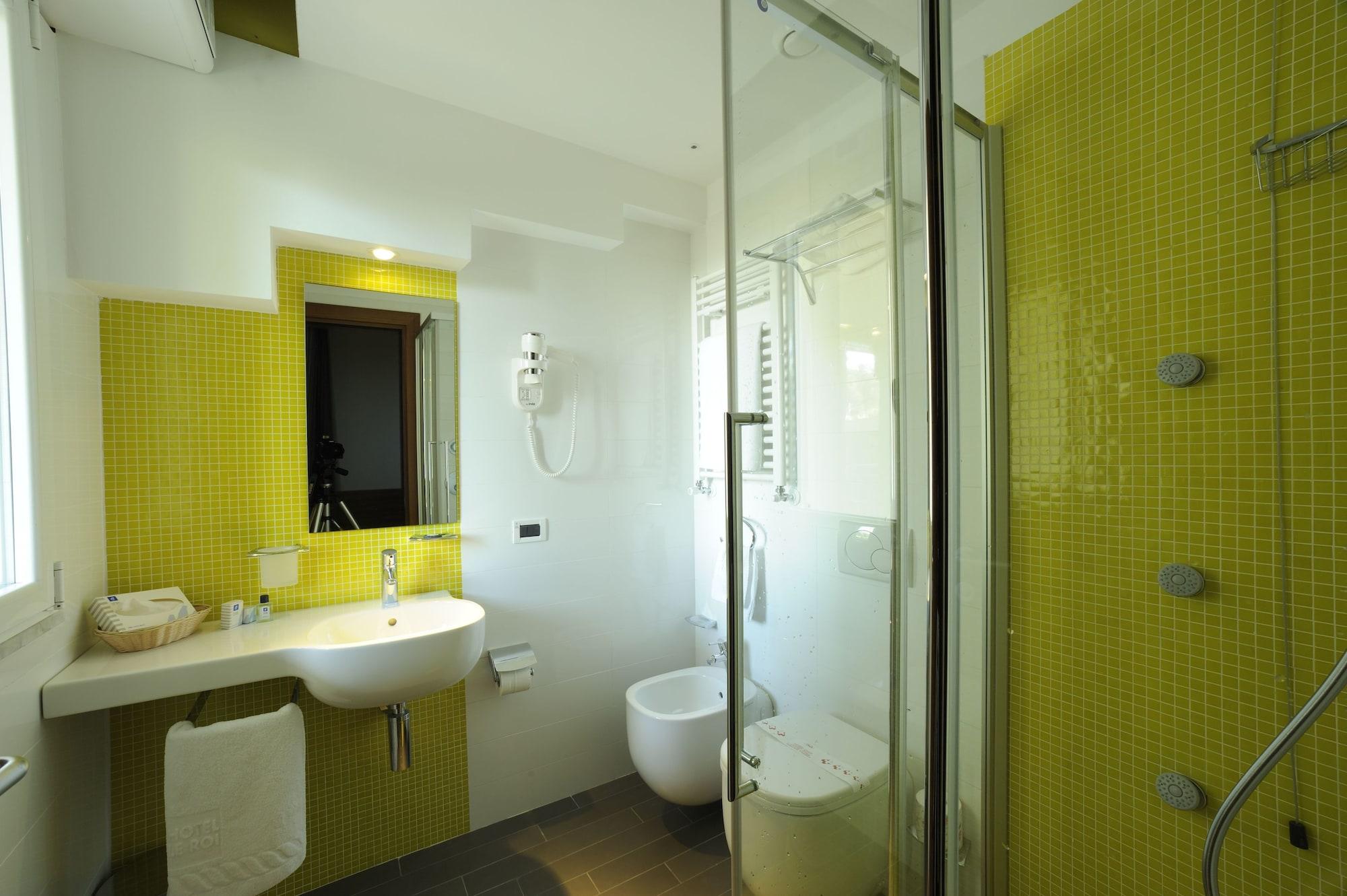 ואראצה Hotel Le Roi מראה חיצוני תמונה