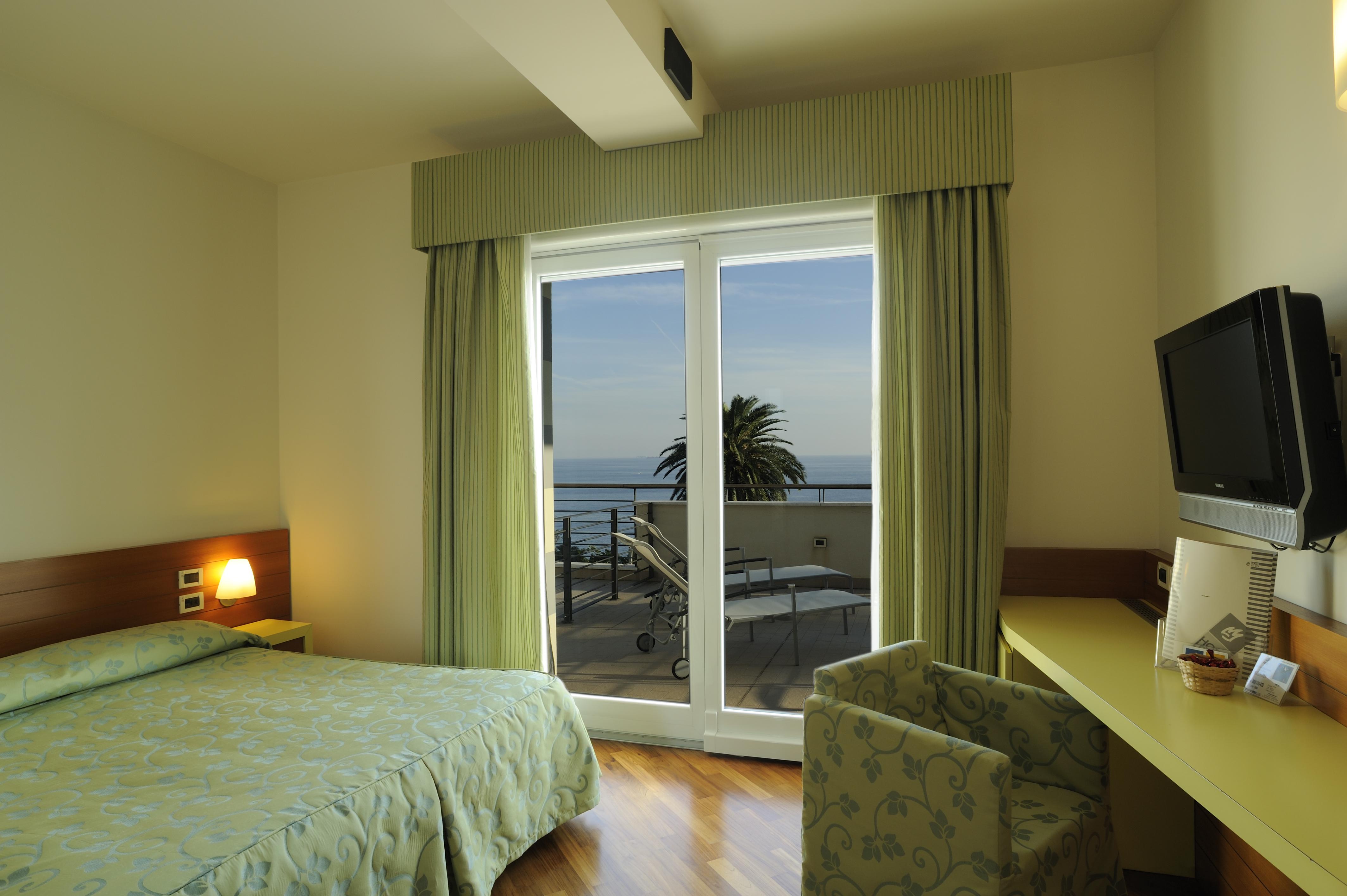 ואראצה Hotel Le Roi מראה חיצוני תמונה