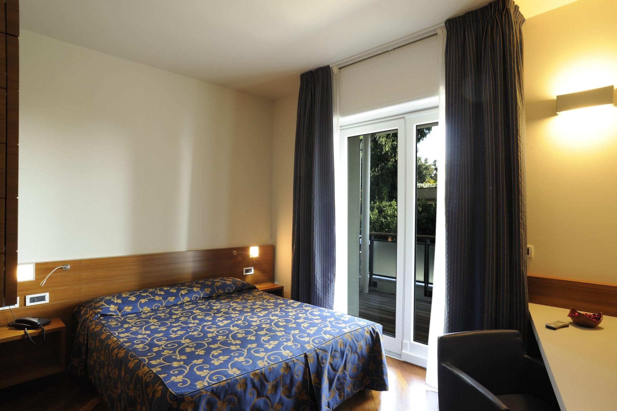 ואראצה Hotel Le Roi מראה חיצוני תמונה